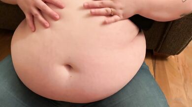 ALICE EATS: BIG BELLY GOTH GIRL VORES ENTIRE CHEERLEADING SQUAD