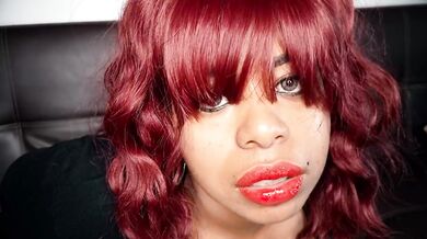 Horny mom with red lips wants to put her sucking mouth to work