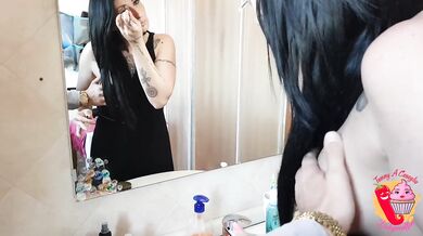 He fucks her in the bathroom while she puts on ...
