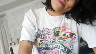 He makes me a delicious oral he swallows my cum