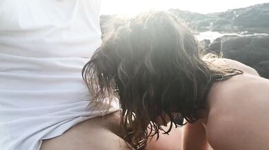 Risky Public blowjob on the beach near the people