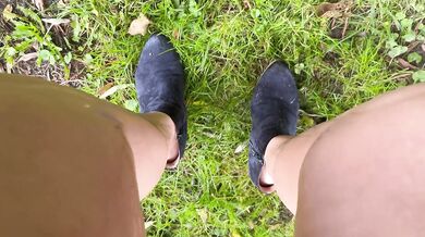 Desperate wetting accident outdoors piss on shoes and dress after party