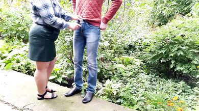 MILF gives golden shower after helping man pee outside