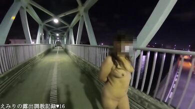 emiri Walking naked on footbridge & spread legs in the middle of the road