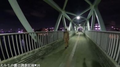 emiri Walking naked on footbridge & spread legs in the middle of the road