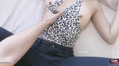 Sluty Asian Student Reverse Cowgirl in Ripped Jeans 第一人称后入牛仔裤大学女神 爆射浓精