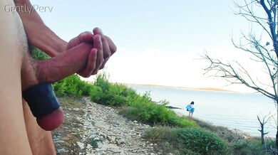 GENTLYPERV MEETS A PERVY GIRL ON A BEACH. During an exhibitionist day at the sea I find a cute woman