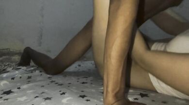 Ketika bini sange tengah malam crot di memek #1