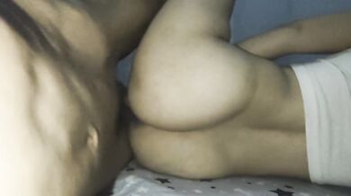 Ketika bini sange tengah malam crot di memek #1