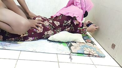 Rekaman istri hijab selingkuh dengan tetangga