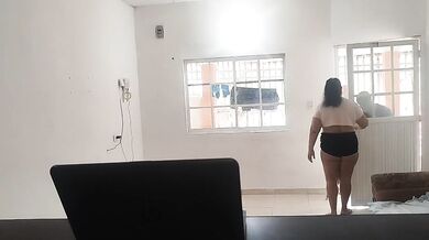 A housewife pays a technician with a good blowjob and a hard, delicious fuck while her husband works