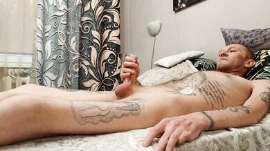 on weekends, my balls are freed from sperm by a neighbor with a deep blowjob
