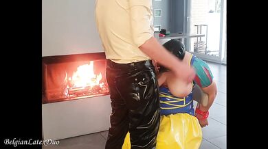 Latex Snowwhite gives blowjob and receives pussy licking