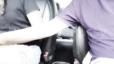 My Neighboor Finger My Wild Pussy At His Car During Traffic