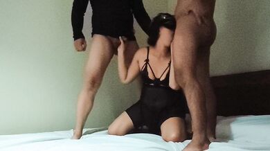 PINAY MILF GANGBANG