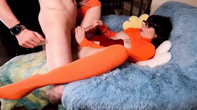 Shaggy fucks Velma: She pulls off his condom & wraps her legs tight 4 a huge creampie