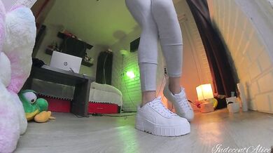 Horny Wet Pussy Pees in Gray Jogging Pants after Holding 4 Hours