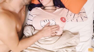 I say my girlfriend goodmorning with a horny nipple orgasm - Unlimited Orgasm