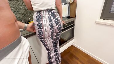 DryHump my booty while I'm cooking