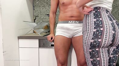 DryHump my booty while I'm cooking