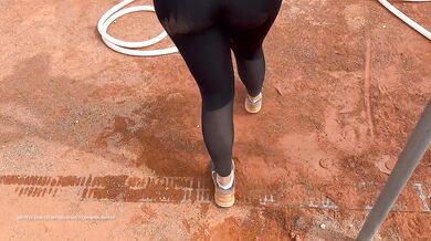 Tennis girl in Nike Pro dryhumping after match