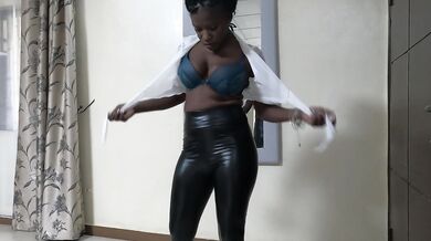 Sugardaddy surprise me and I fuck him raw hope I am pregnant