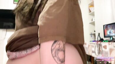The cutie sat on my dick, I fucked her with cancer and finished on her face. Close-up.