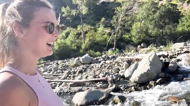 Hiker lesbians eat pussy & scissor by the river