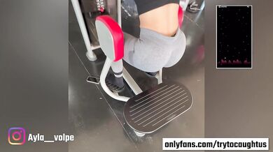 My girlfriend tryes a bluethoot toy in the gym and it end in weird way | trytocaughtus