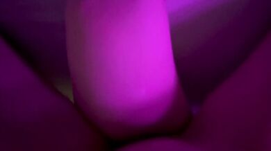 I was so horny that I had to her leg until I cum