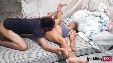 Quicky fuck sa neighbor kong hot milf habang wala ang asawa nya.