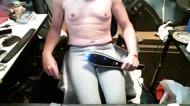 Full Bladder torture with Massager. Cum in tight leggings then lose control!