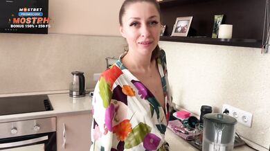Fucked my best friend's MILF mom and cum in her mouth