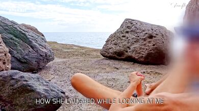BEACH HANDJOB: during my exhib trip I find the two girls flashed in the parking lot