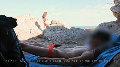 HANDJOB SLUT BEACH: dickflash for a slutty little bitch and she can't resist to make me cum.