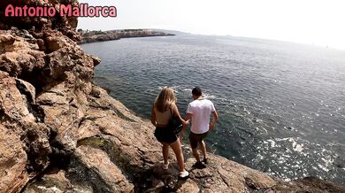 Horny Spanish Amateur Couple Persuades Me to Have a Threesome in Public - Mancheguitos