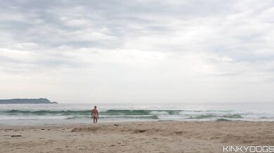 I meet my friend at a nudist beach and ends up naked in my bed (Novel - Chapter 3).