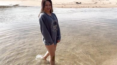 Public Beach Sex! Hot Blonde Amateur Wife gets Fucked Doggystyle