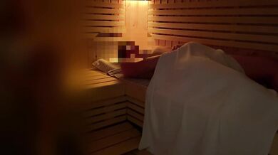 Public sauna flashing stangers | huge cumshot