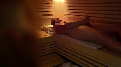 Public sauna flashing stangers | huge cumshot