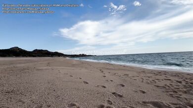 REAL AMATEUR - I fuck my best friend on a public beach and creampie her pussy
