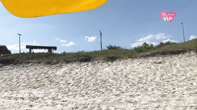 Meeting a stranger on the beach and showing off hot to him