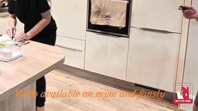 Teaser day 3 - orgasm with vibrating egg and free use while cooking - Christmas at Home