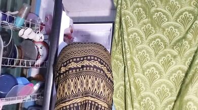 Ngentot ibu tiri ku di dapur