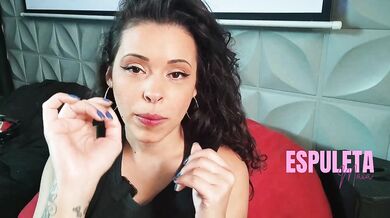 JOI- A Esposa do meu amigo me ajudou a bater punheta enquanto ele estava fora - POV Espuleta Maia