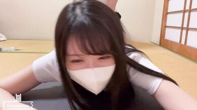 I got an erection while helping my cute girlfriend train, so I put my dick in her mouth / Japanese
