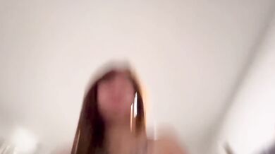 Bee wants quick fuck before friend works