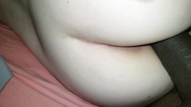 Amateur Chinese girl lets BBC record with cell phone and likes it