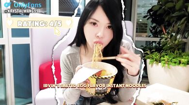 Trying 7/11 Snacks from Singapore