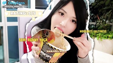 Trying 7/11 Snacks from Singapore